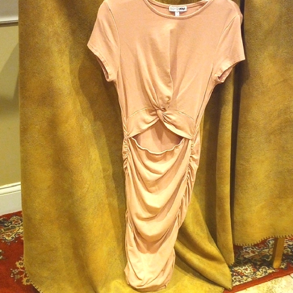 Fashion Nova Mauve LDS M Dress